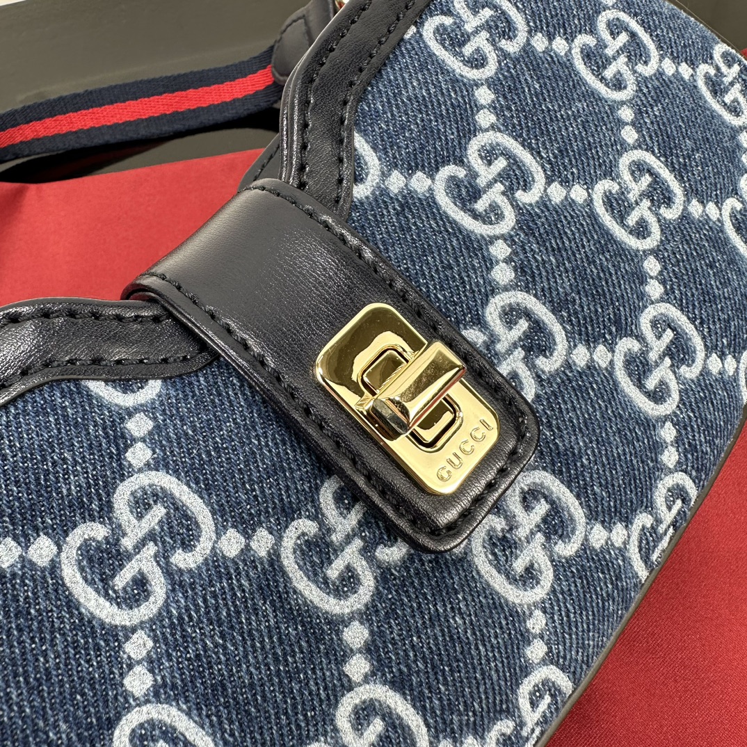 Gucci Hobo Bags